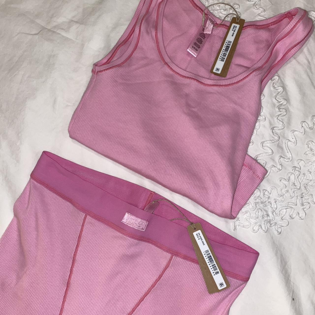 Skims Women's Pink Pajamas - Image 2