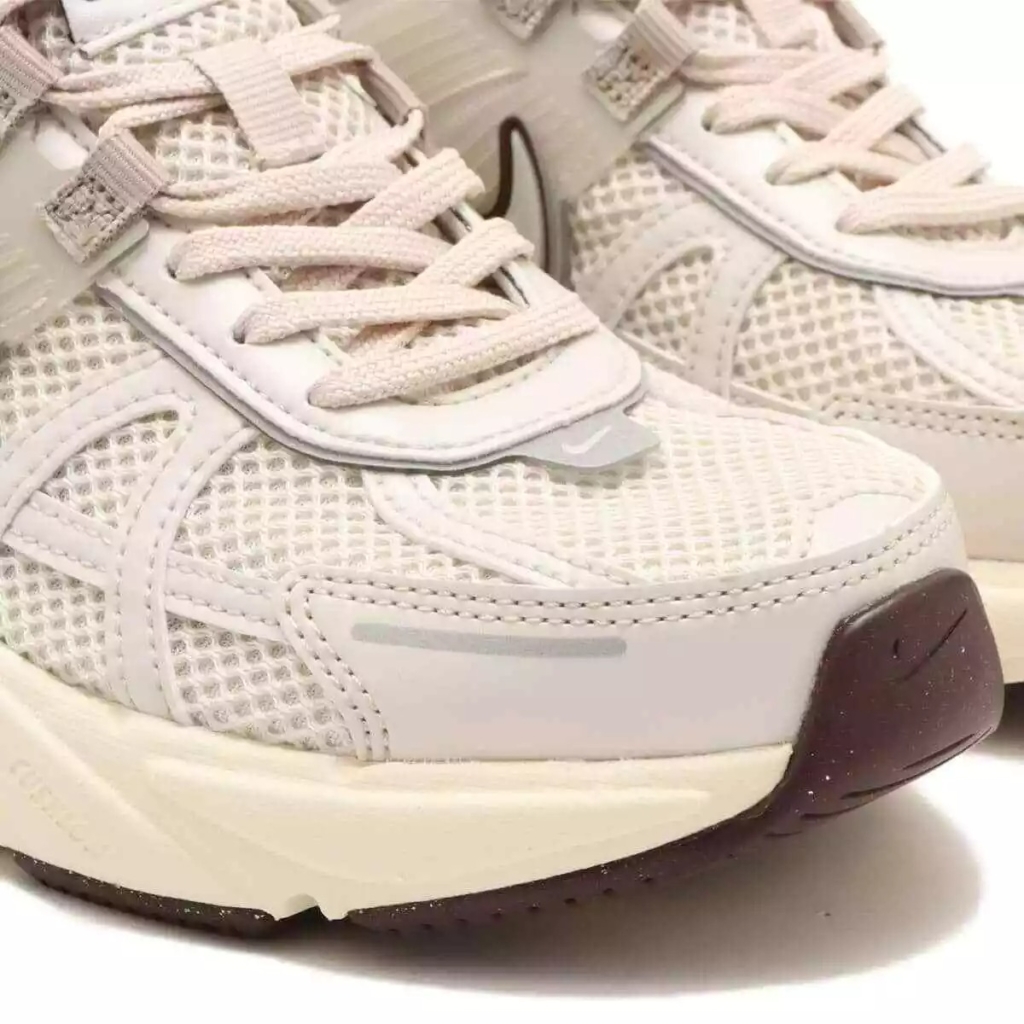 Nike V2K Run Light Khaki - Image 8